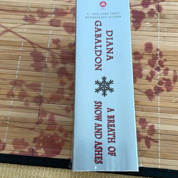 Diana Gabaldon  A breath of snow and ashes.  Book from outlander series. - Picture 4 of 7